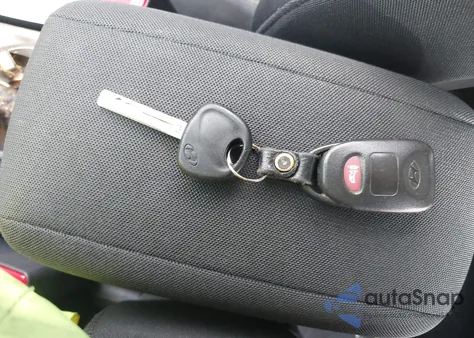 2009 Hyundai Elantra Touring z USA, uszkodzony, nr VIN KMHDC86E89U039897